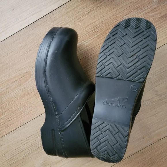 DANSKO Black Waterproof Pull Up clog size 39 - Picture 4 of 6